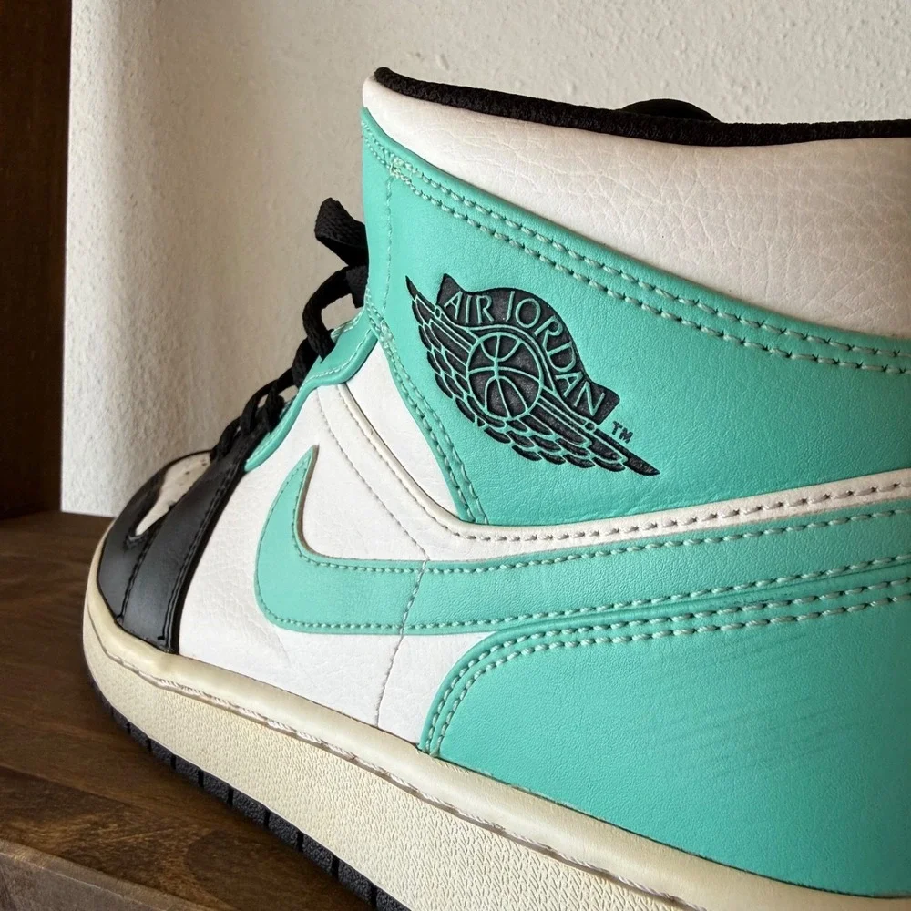 Nike Air Jordan 1 Mid Tropical Twist Sneakers Mens Size 10.5 554724-132